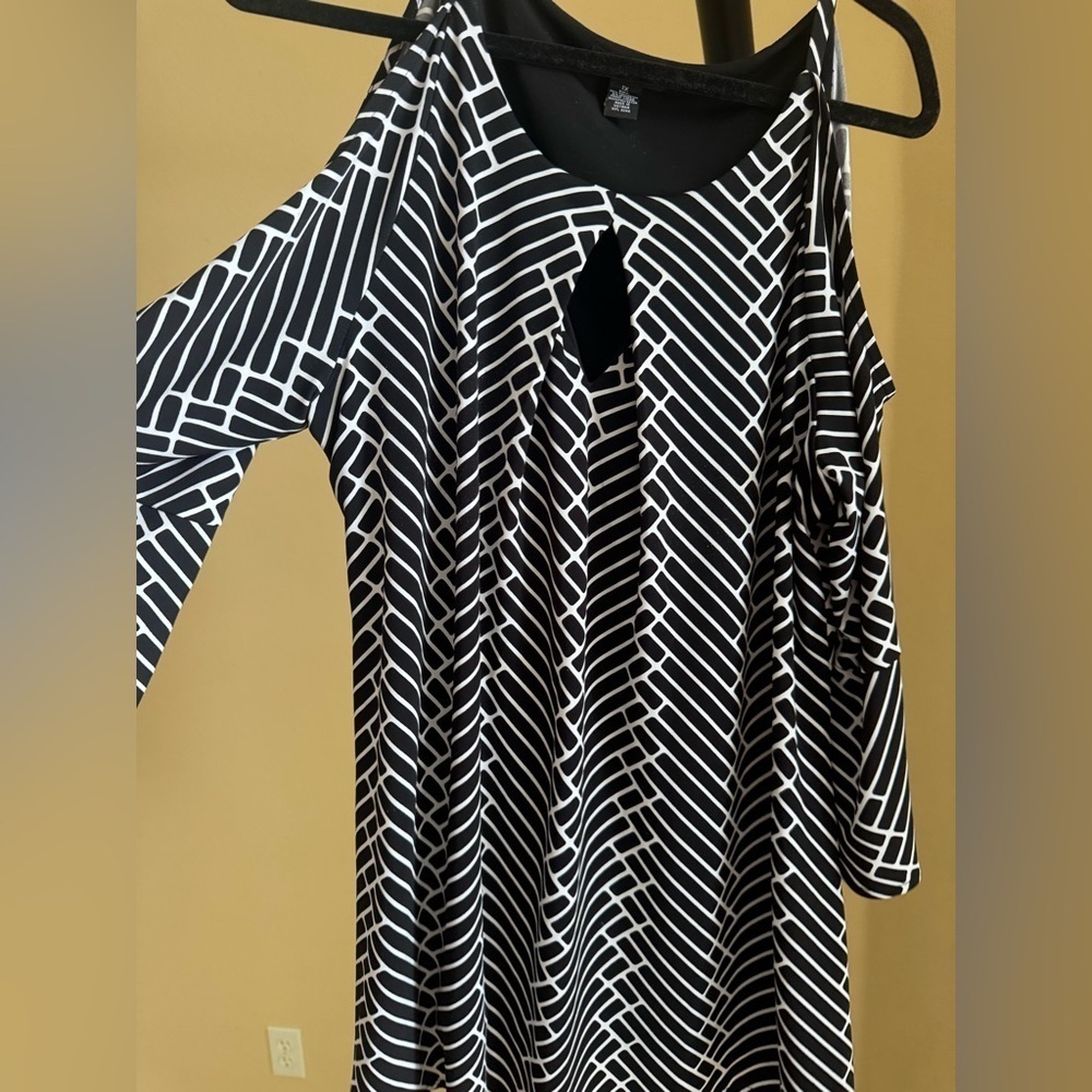 Alfani Black White Cold Shoulder Blouse